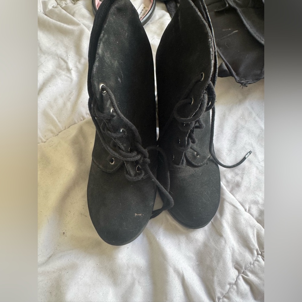 Healed booties